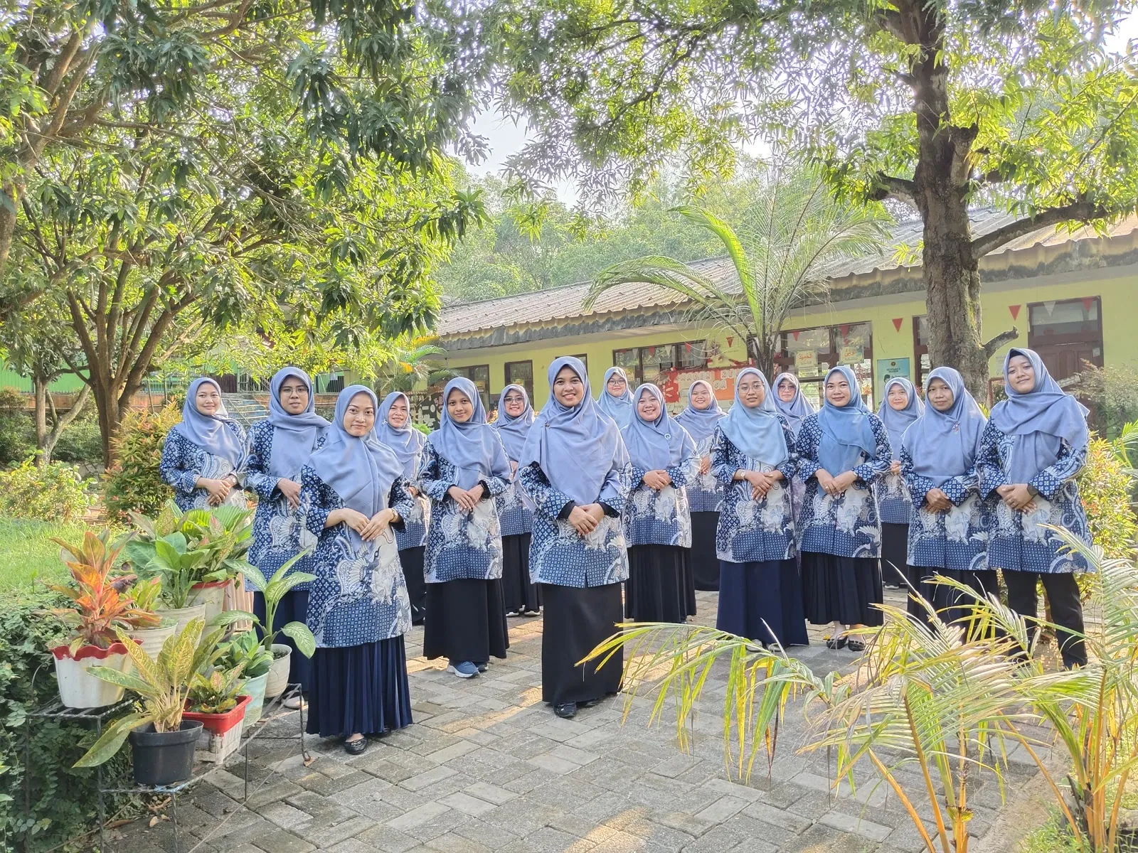 Halaman sekolah SD YPWKS II