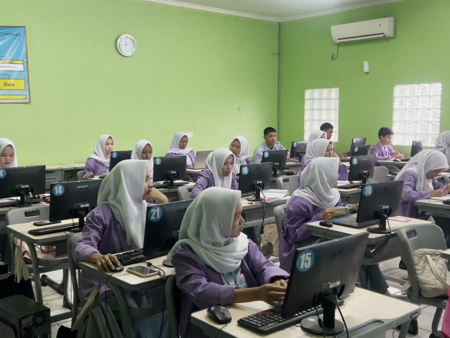 Laboratorium komputer SMK YPWKS