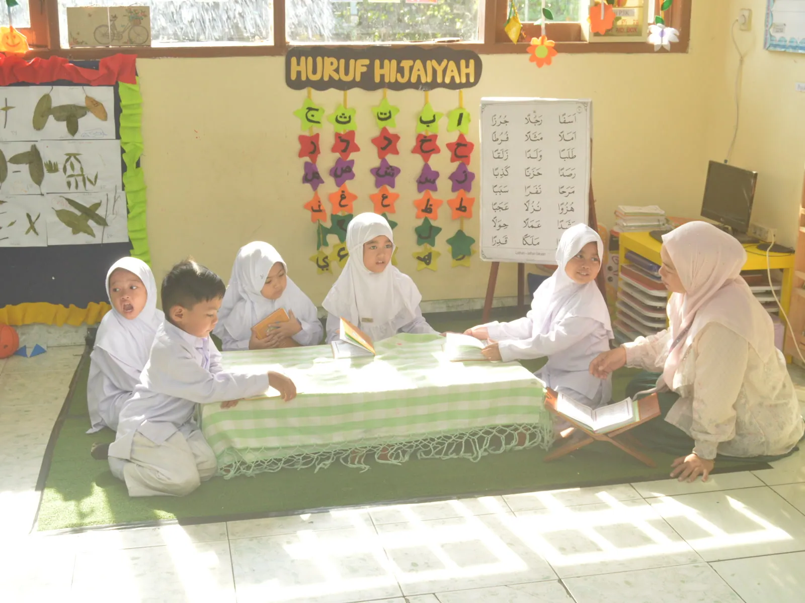 Ruang kelas TK Islam Al Azhar 40